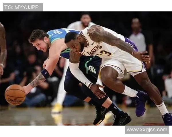 湖人队与热火队12月精彩对决回顾及赛季前景分析